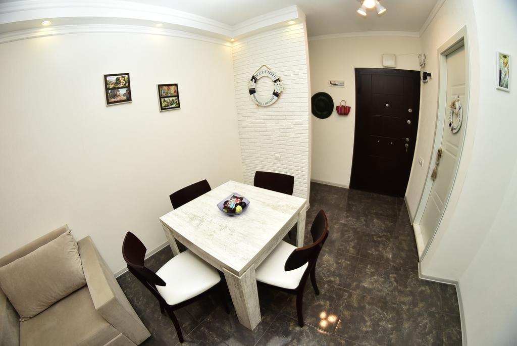 Stars Apartment Batumi Ngoại thất bức ảnh